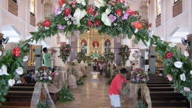 Photo of Arranjos de flores para casamento na igreja